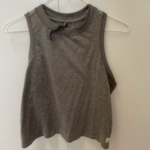 Vuori crop tank
